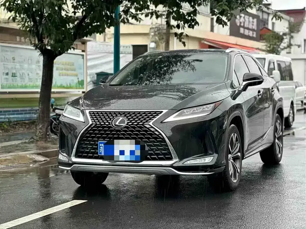 Lexus RX — фото 1