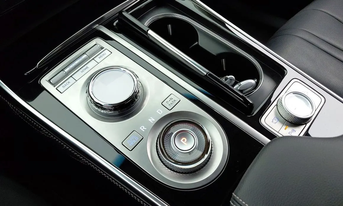 Genesis GV80 — фото 10
