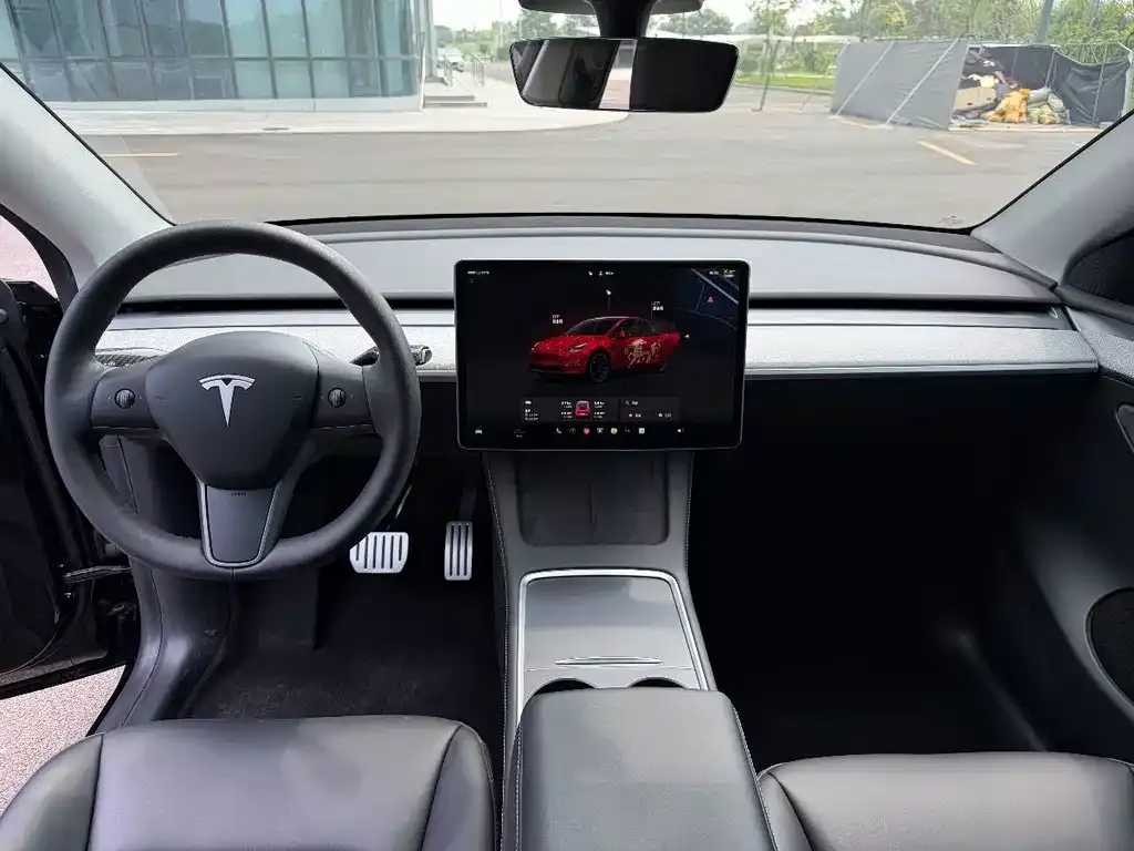 Tesla Model Y — фото 3
