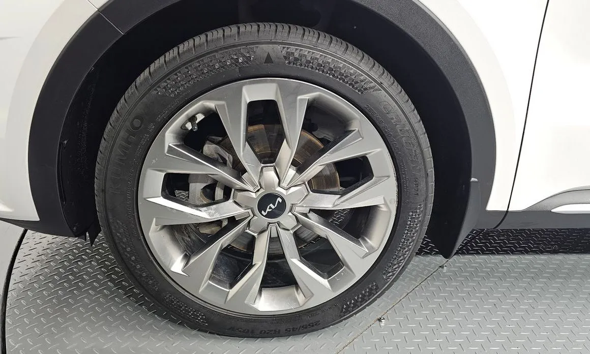 Kia Sorento — фото 7