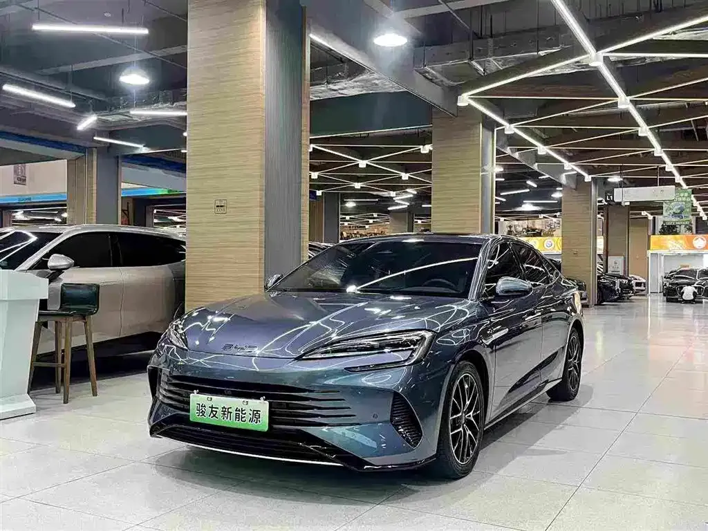 BYD Seal — фото 1