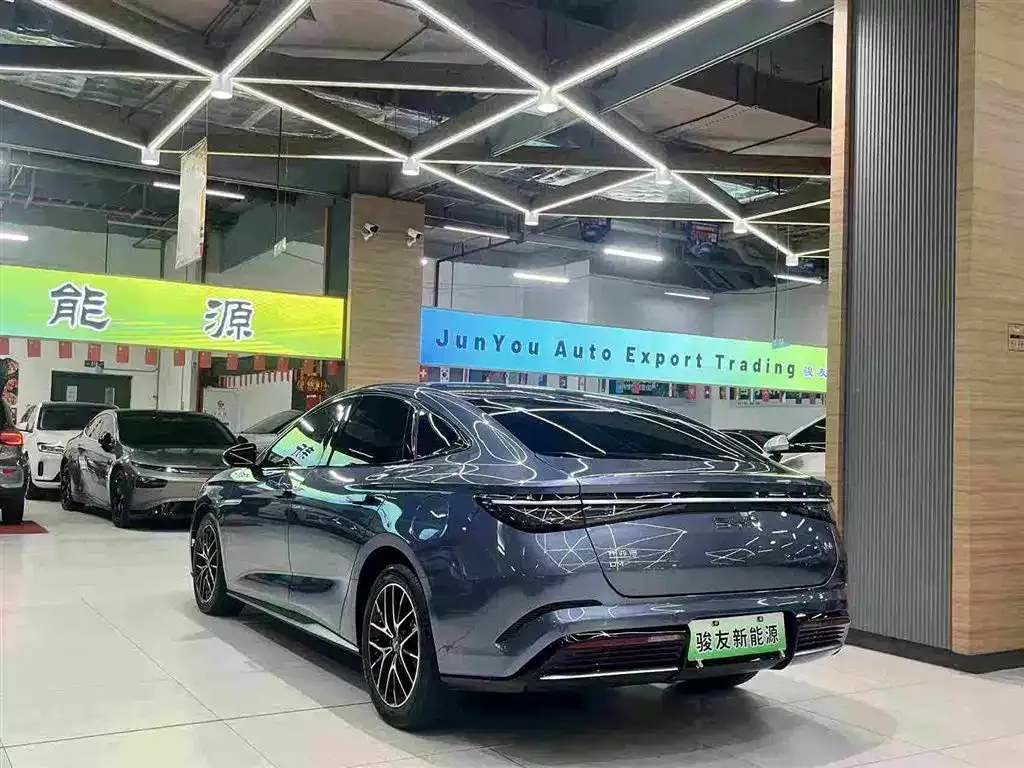 BYD Seal — фото 3