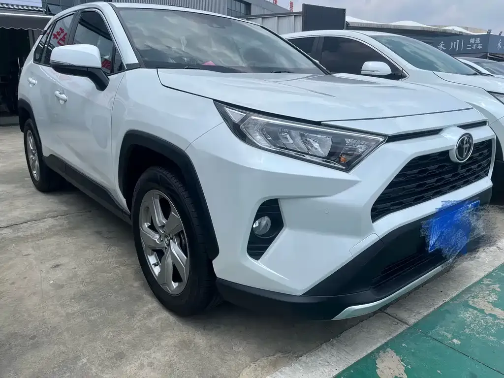 Toyota RAV4 — фото 3
