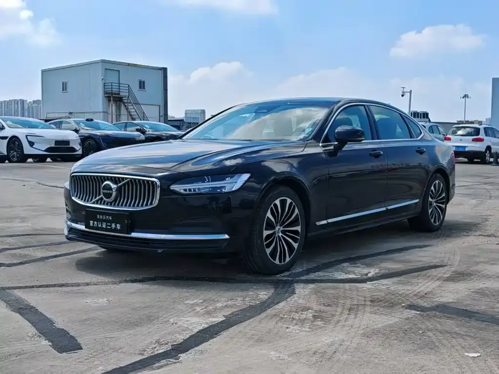 Volvo S90 — фото 1