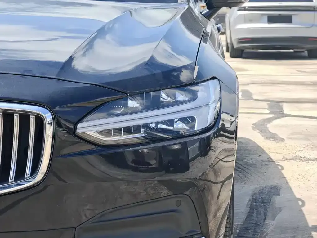 Volvo S90 — фото 10