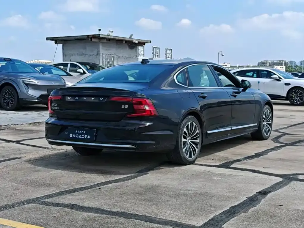 Volvo S90 — фото 9