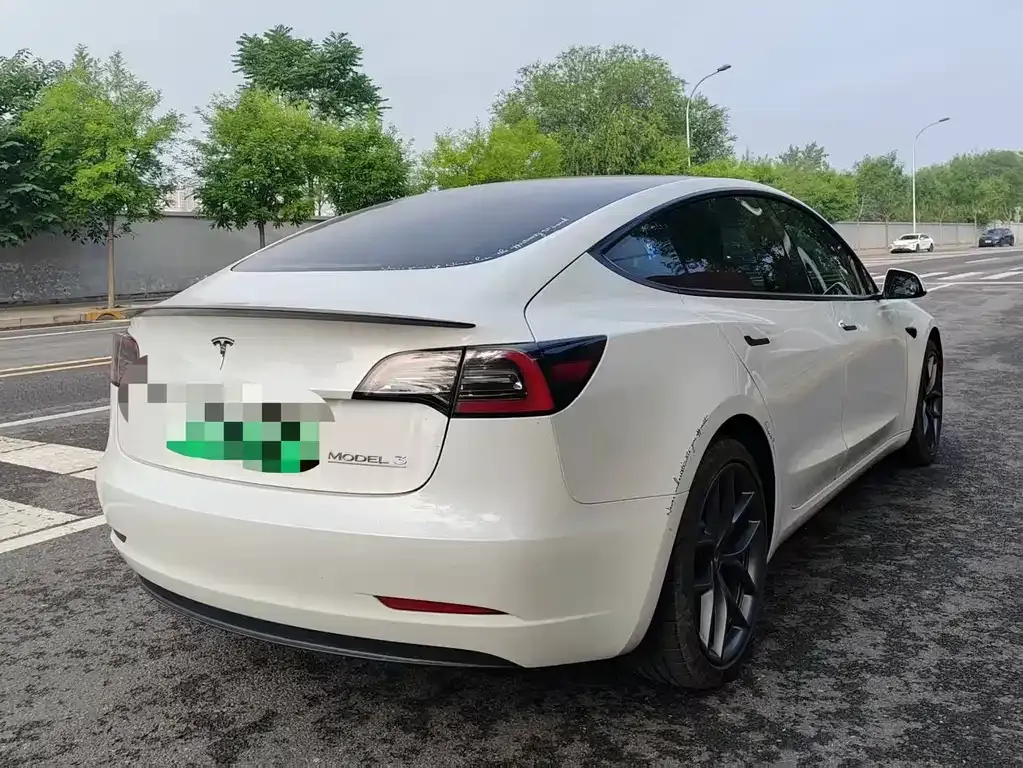 Tesla Model 3 — фото 10