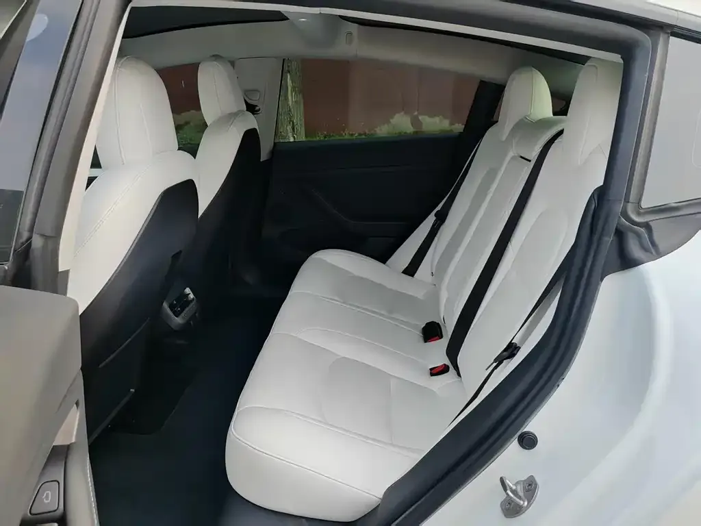 Tesla Model 3 — фото 6