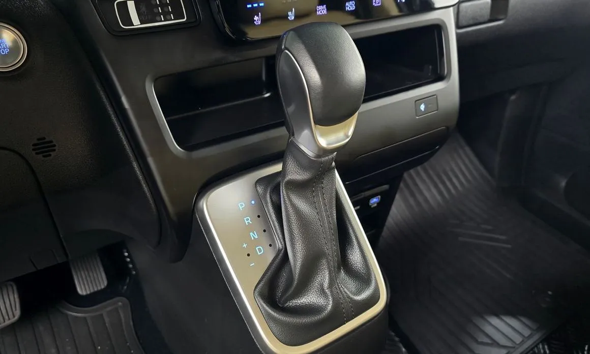 Hyundai Staria — фото 3