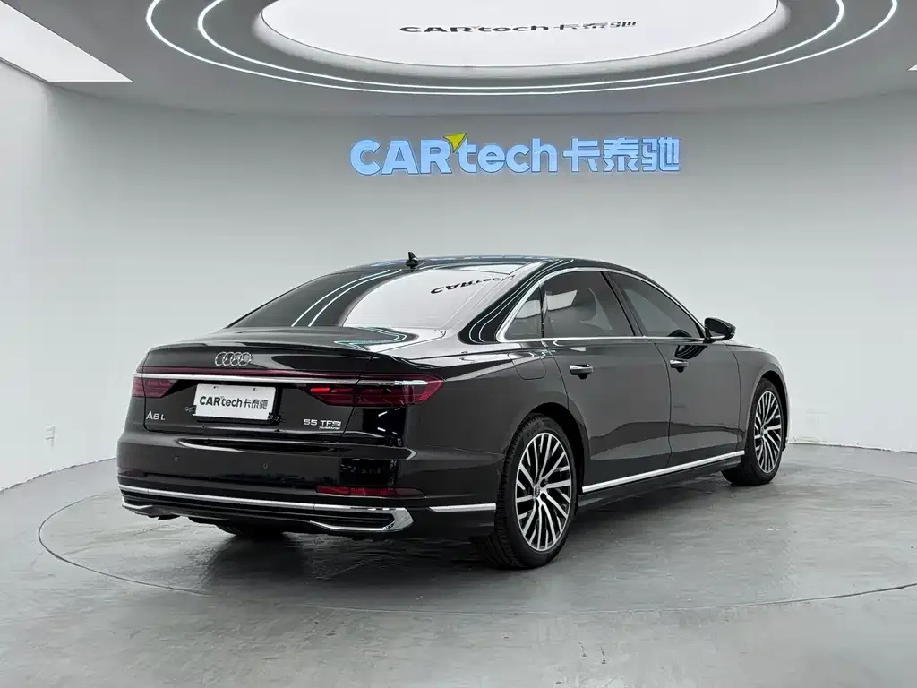 Audi A8 — фото 6
