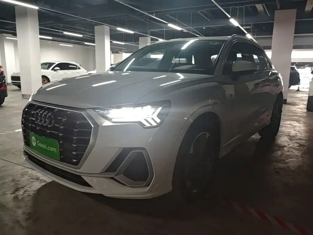 Audi Q3 — фото 1
