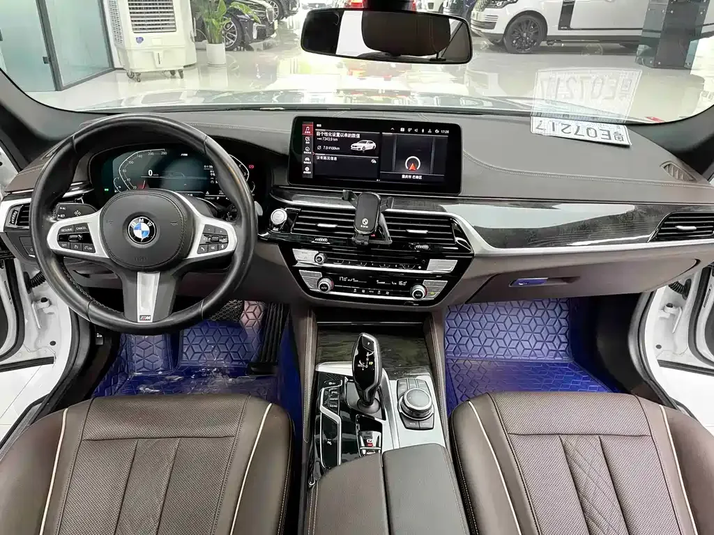 BMW 5 Series — фото 10