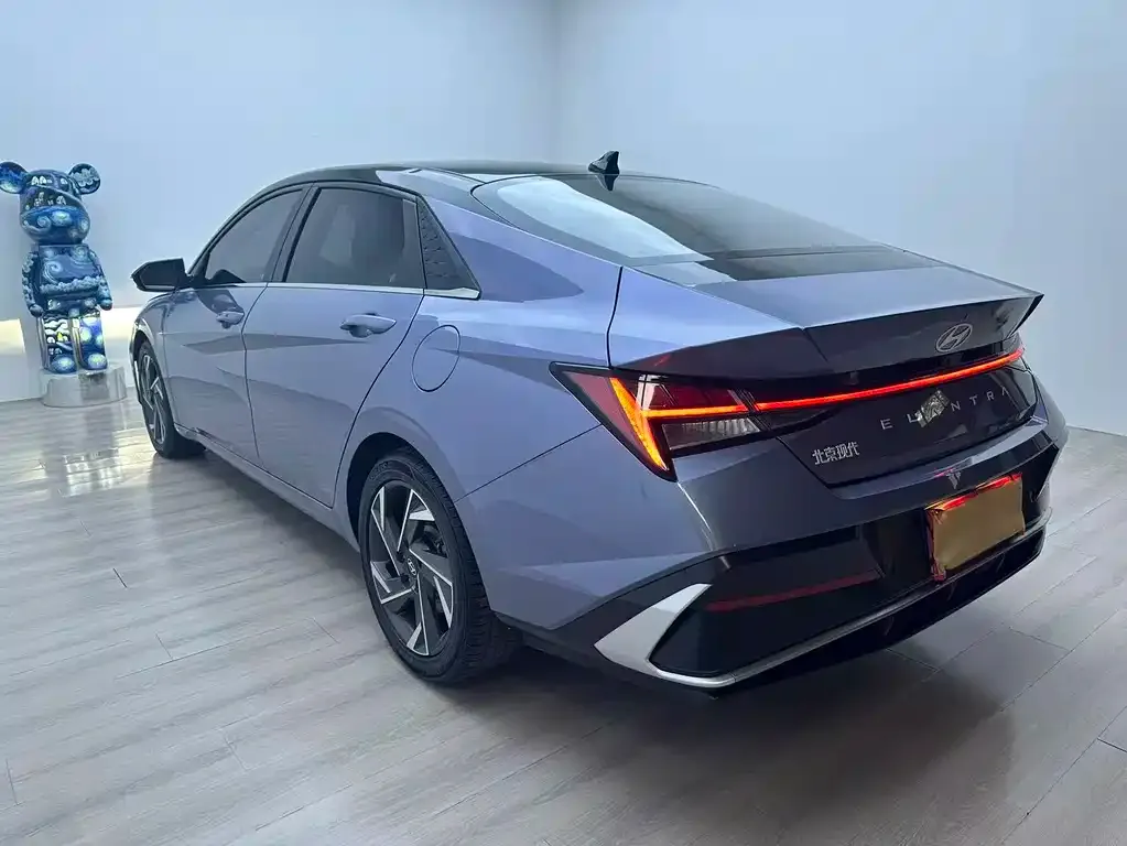 Hyundai Elantra — фото 4