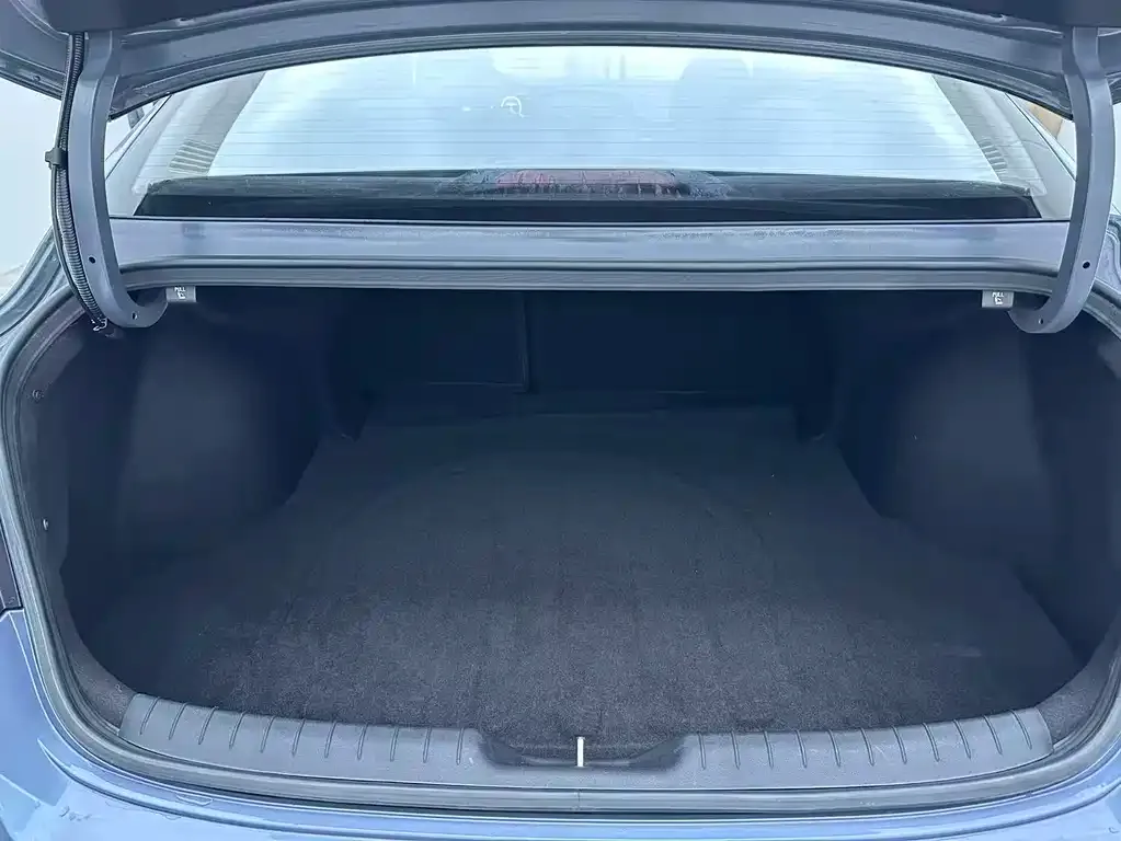 Hyundai Elantra — фото 8