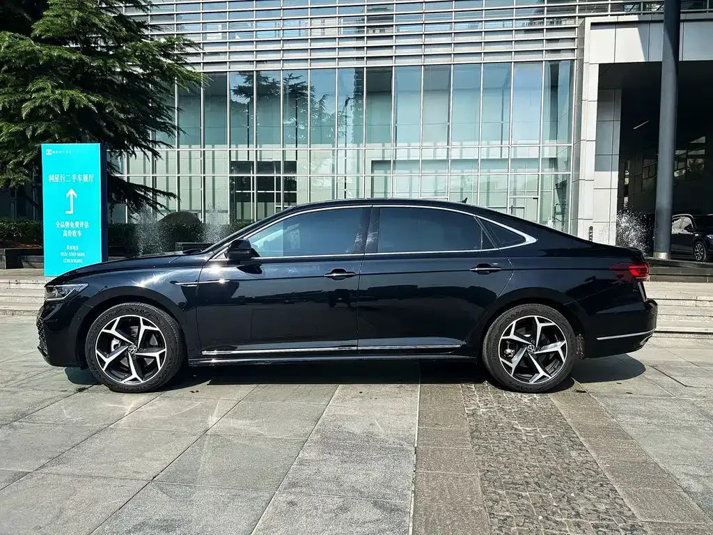 Volkswagen Passat — фото 7