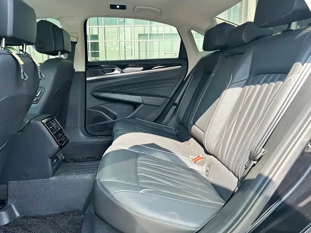 Volkswagen Passat — фото 3