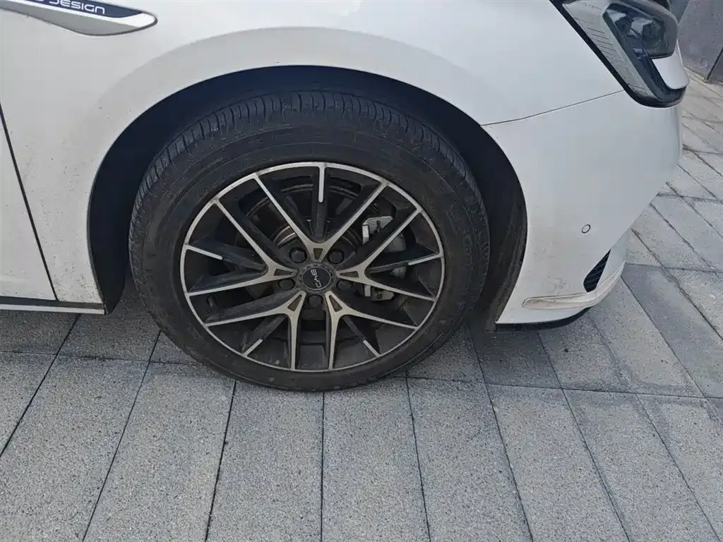 BYD Seal — фото 7