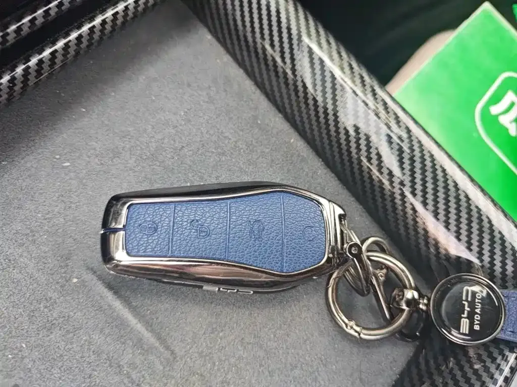 BYD Seal — фото 10
