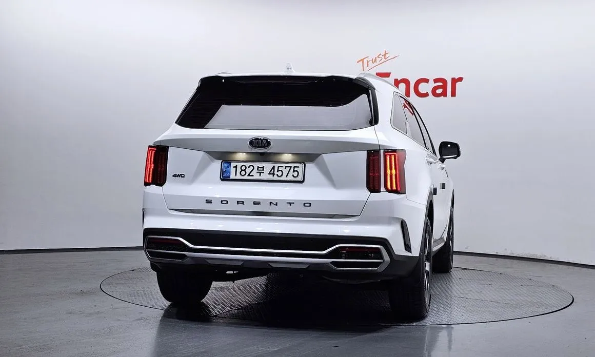 Kia Sorento — фото 6