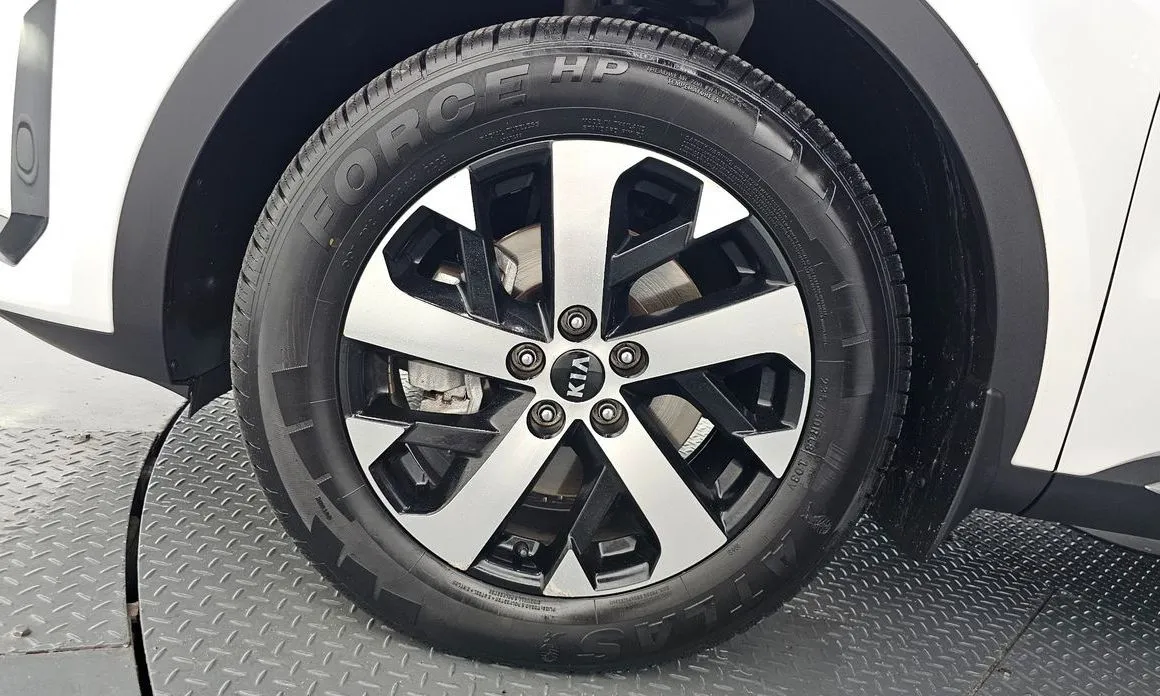 Kia Sorento — фото 10