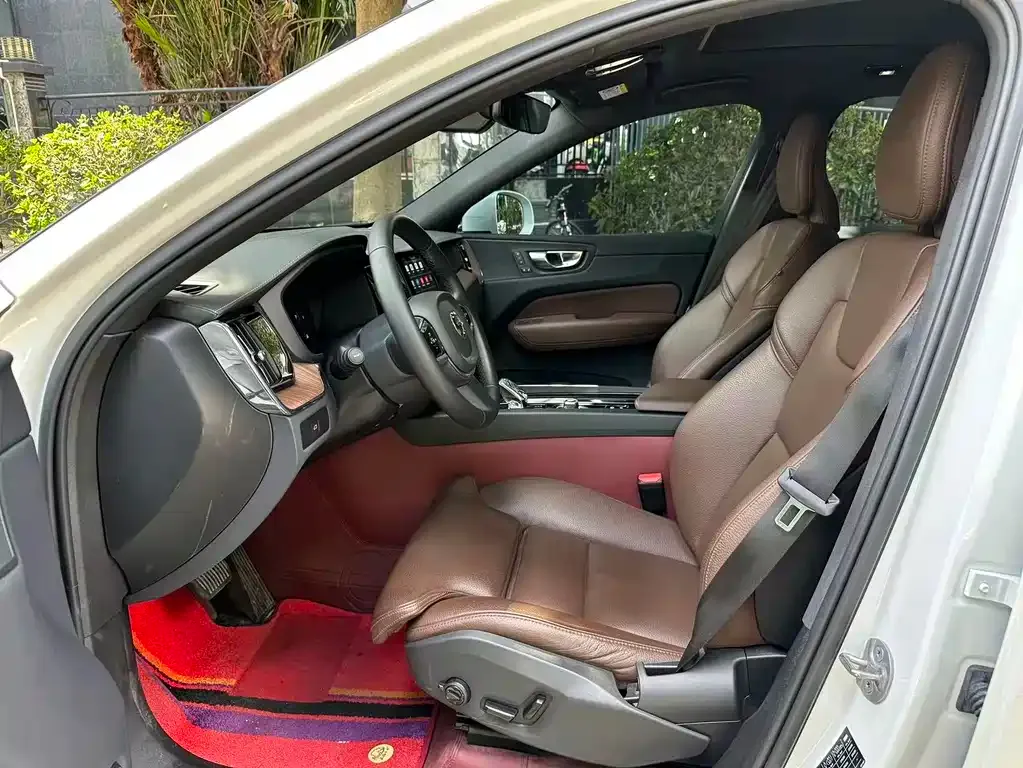 Volvo XC60 2024 из CN, фото 10