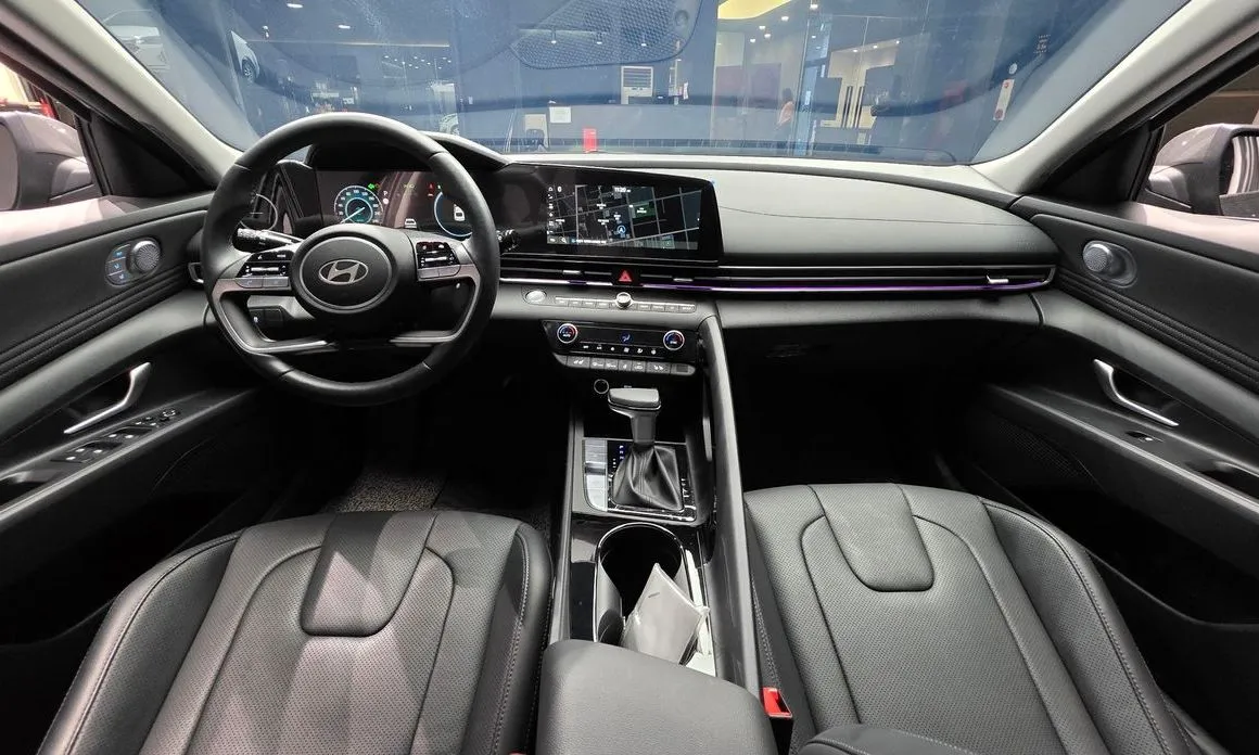 Hyundai AVANTE — фото 9