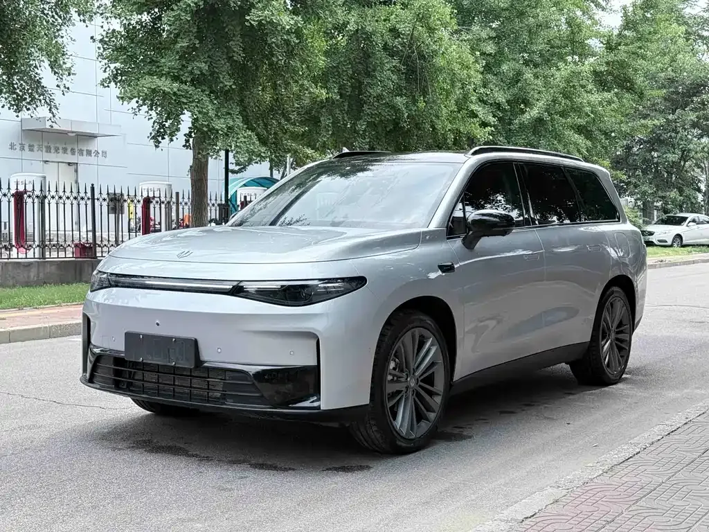 Leapmotor C16