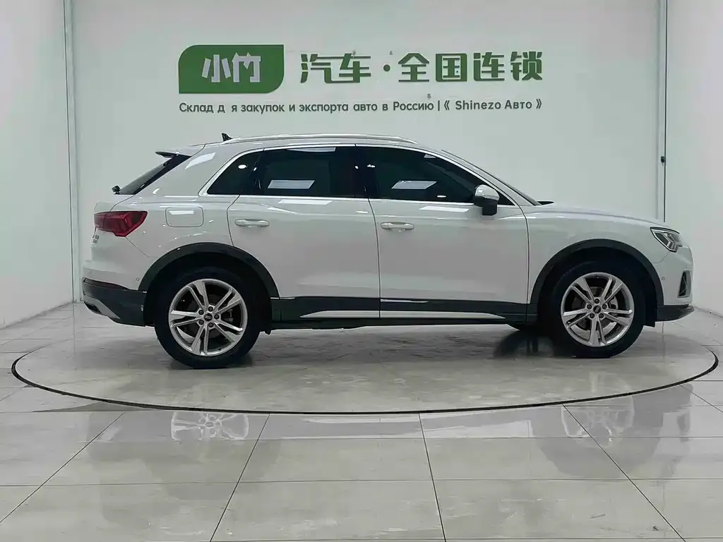 Audi Q3 — фото 10
