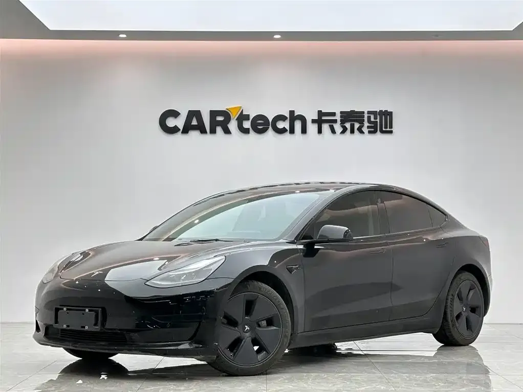 Tesla Model 3 — фото 1