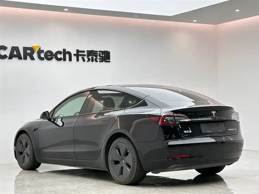 Tesla Model 3 — фото 10