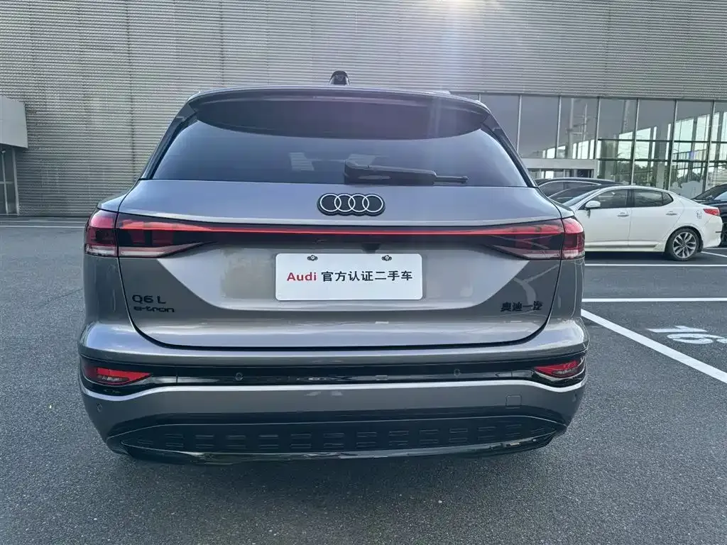 Audi Q6L e-tron — фото 8