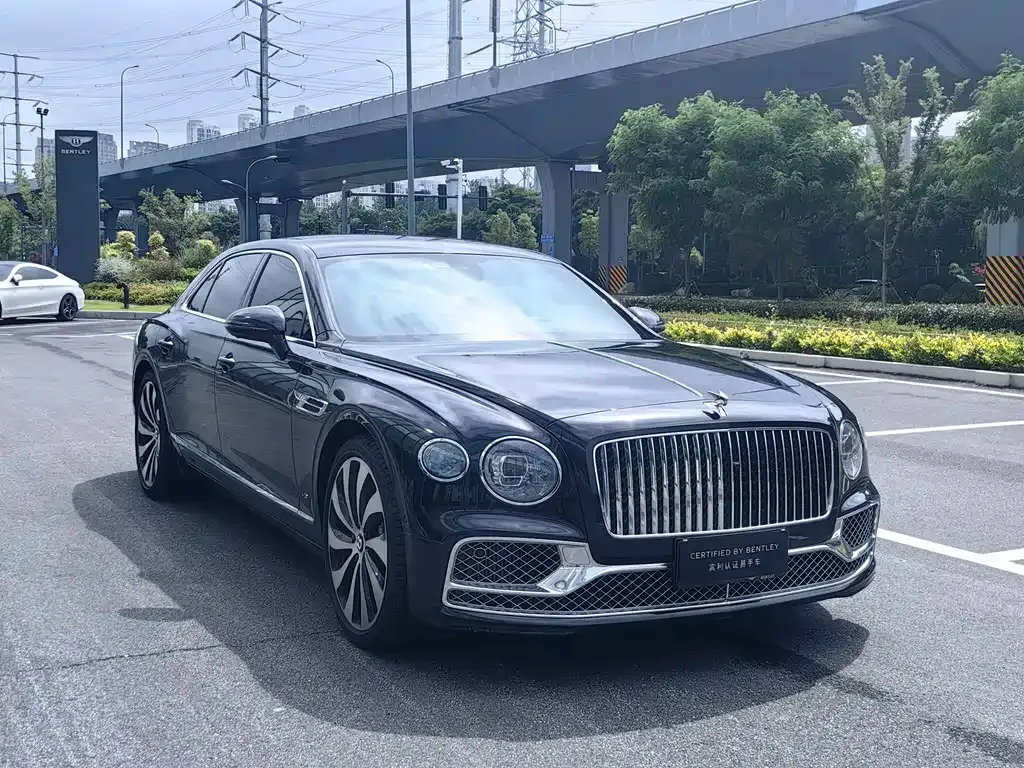 Bentley Flying Spur — фото 8