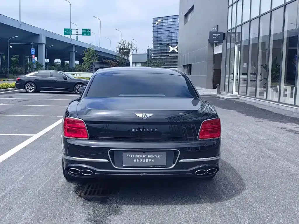 Bentley Flying Spur — фото 7
