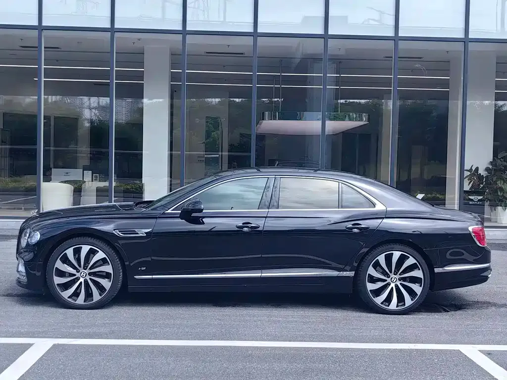 Bentley Flying Spur — фото 4