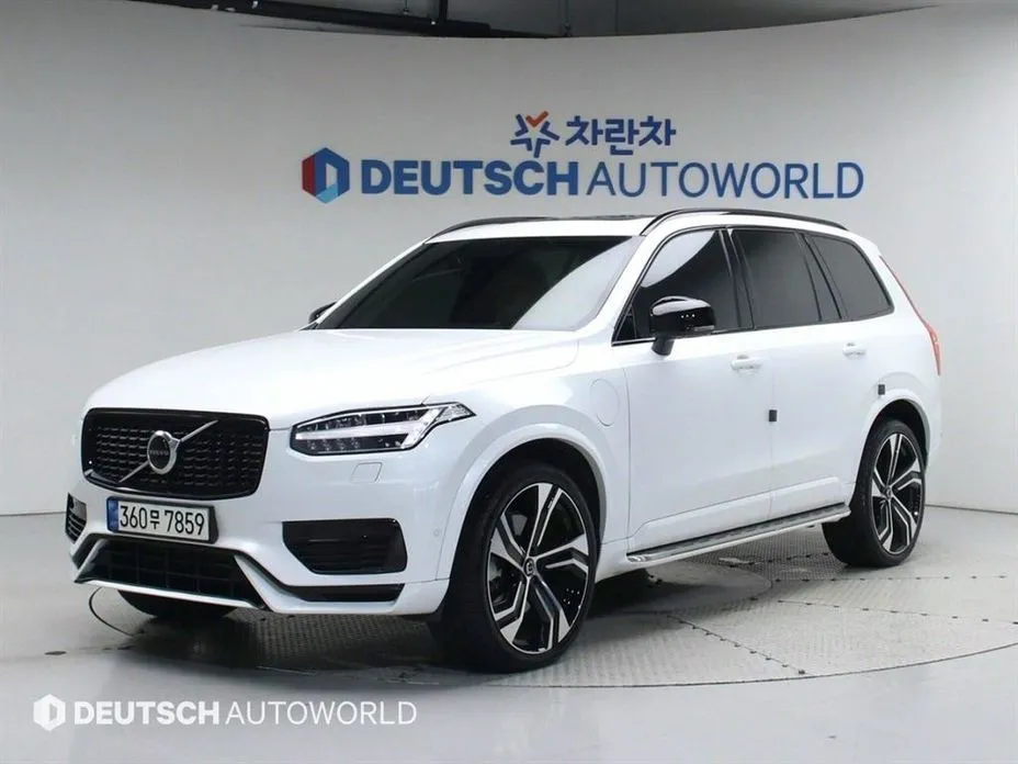 Volvo XC90 — фото 1