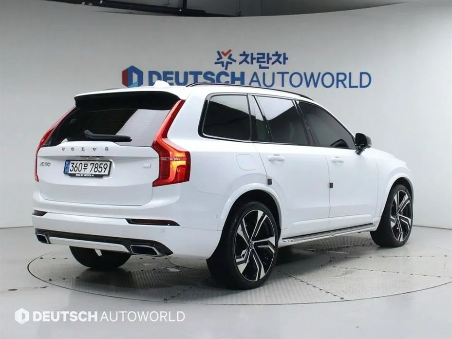 Volvo XC90 — фото 8