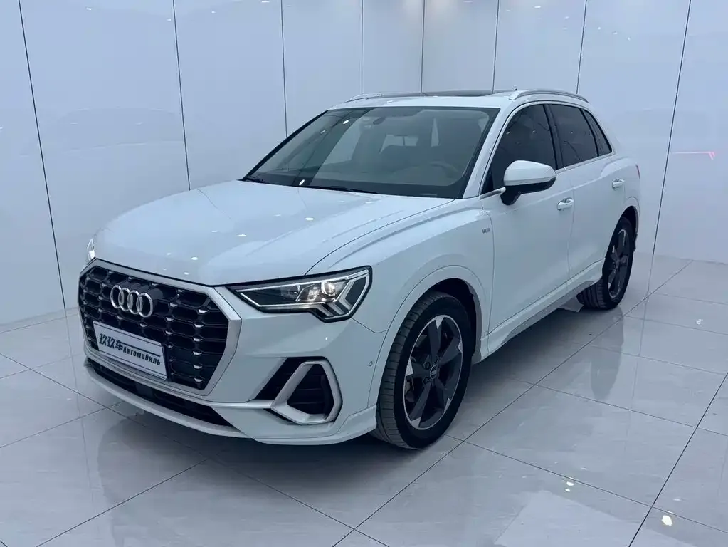 Audi Q3 — фото 1