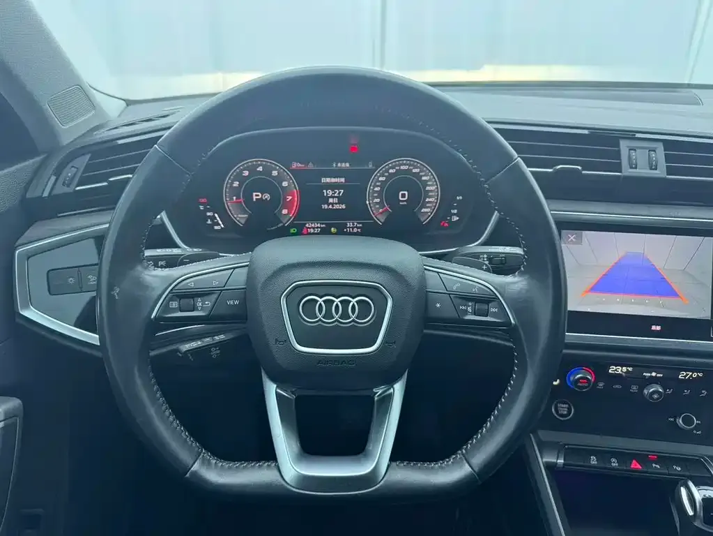 Audi Q3 — фото 10