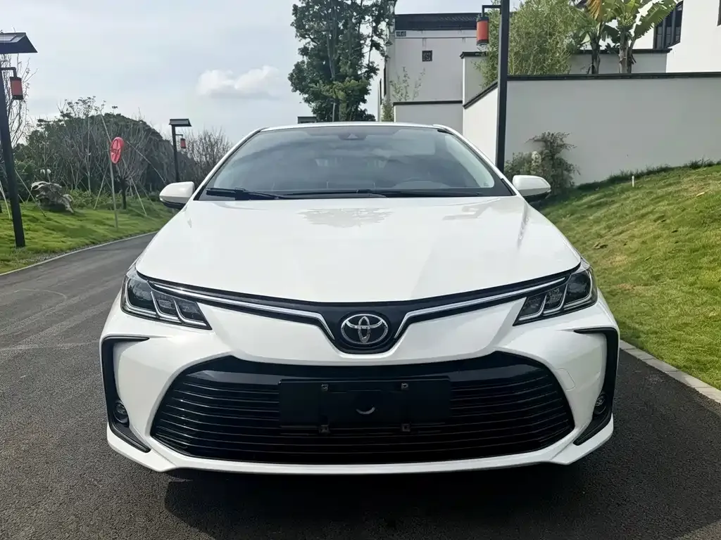 Toyota Corolla — фото 4