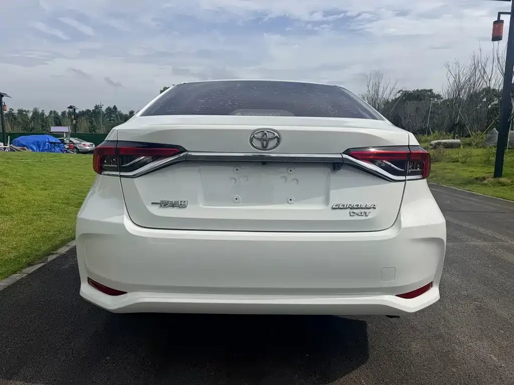 Toyota Corolla — фото 3