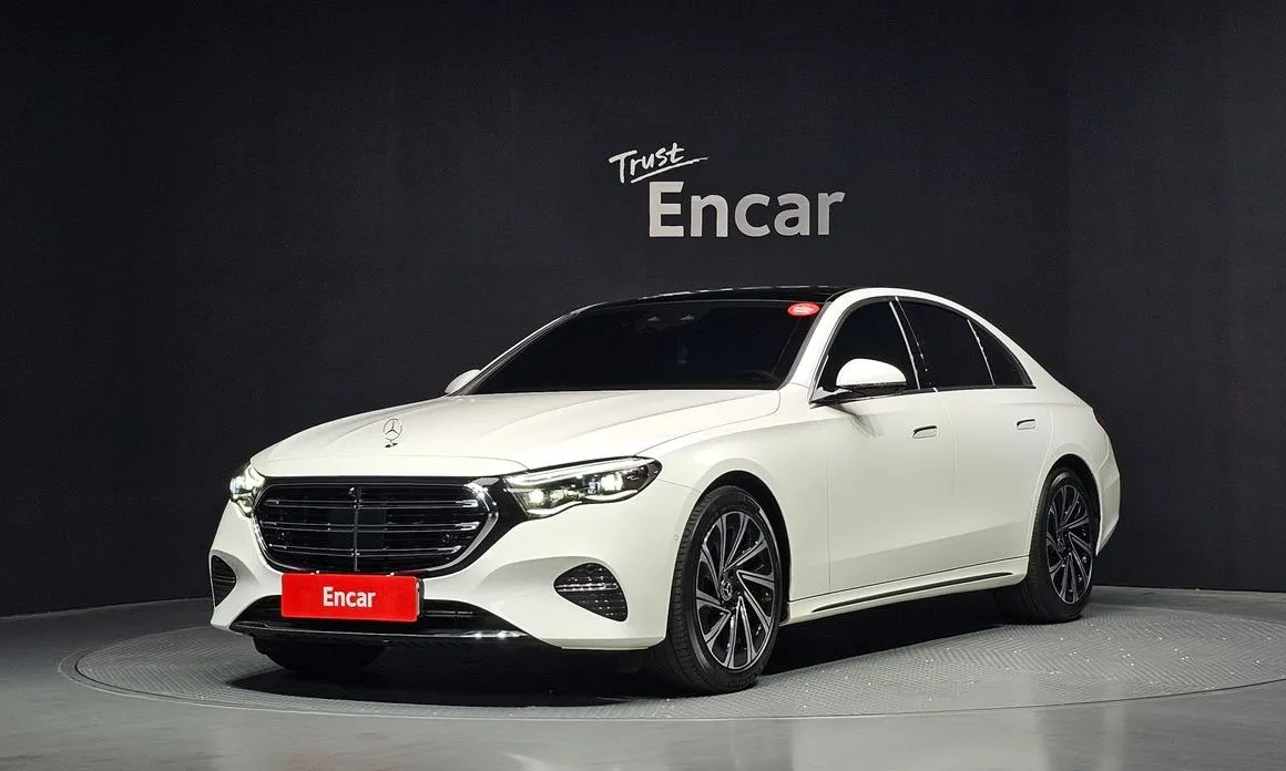 Mercedes-Benz E-Class — фото 1