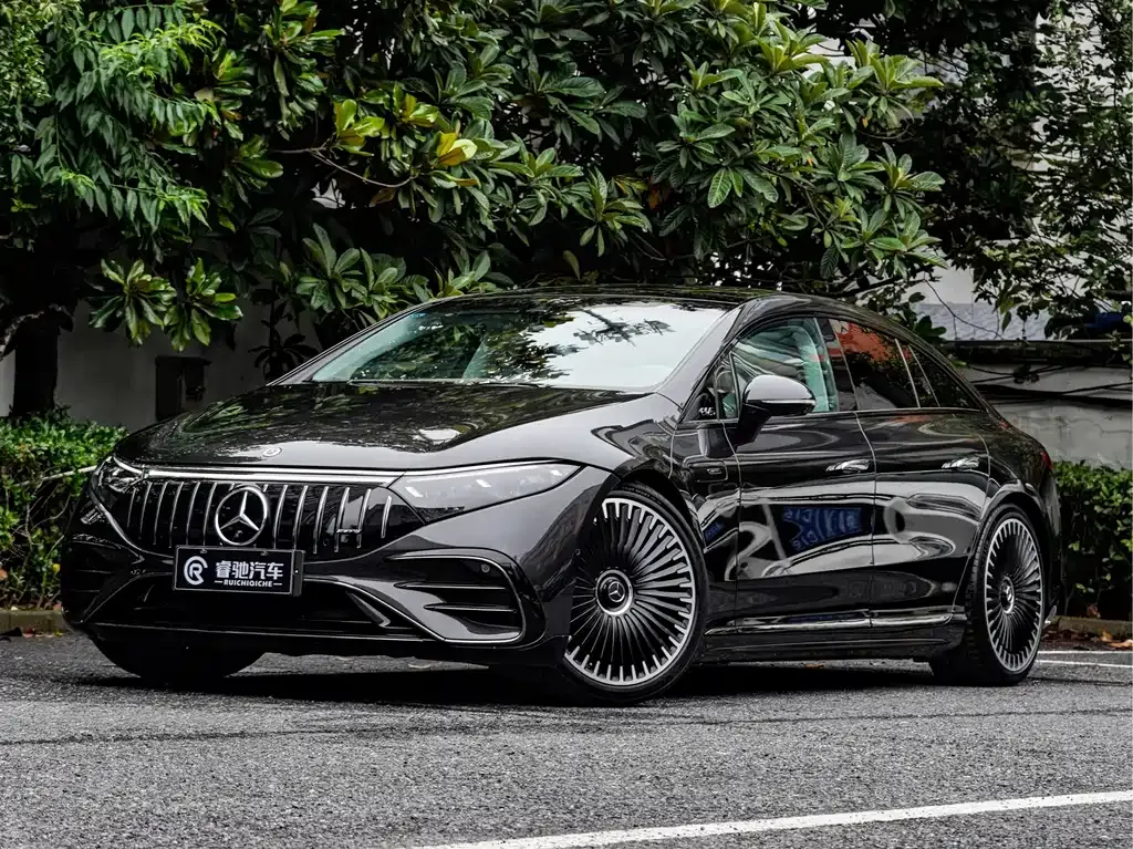 Mercedes-Benz EQS AMG — фото 1