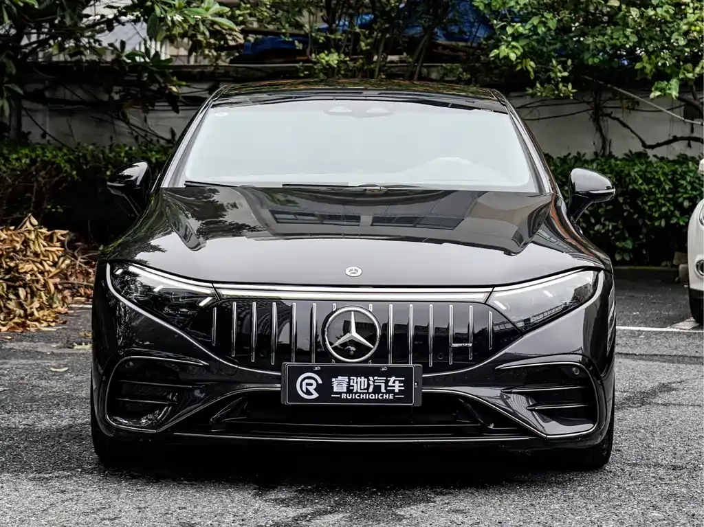 Mercedes-Benz EQS AMG — фото 7