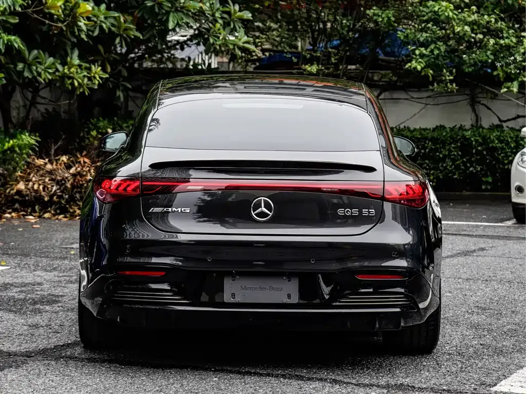 Mercedes-Benz EQS AMG — фото 5
