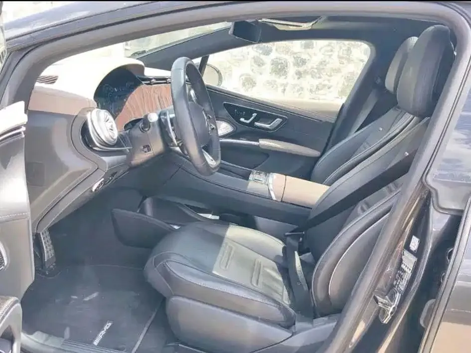 Mercedes-Benz EQS AMG — фото 6