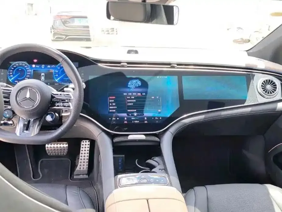 Mercedes-Benz EQS AMG — фото 3