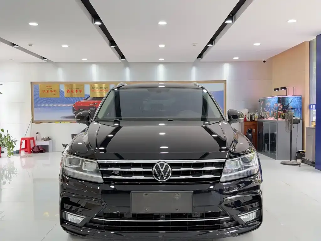Volkswagen Tiguan L — фото 5