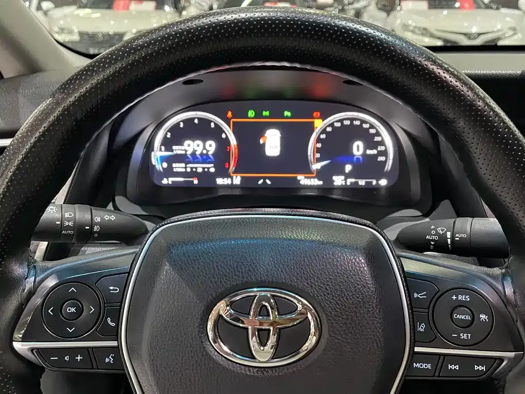 Toyota Camry — фото 10