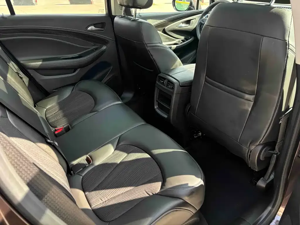Buick Envision Plus — фото 7