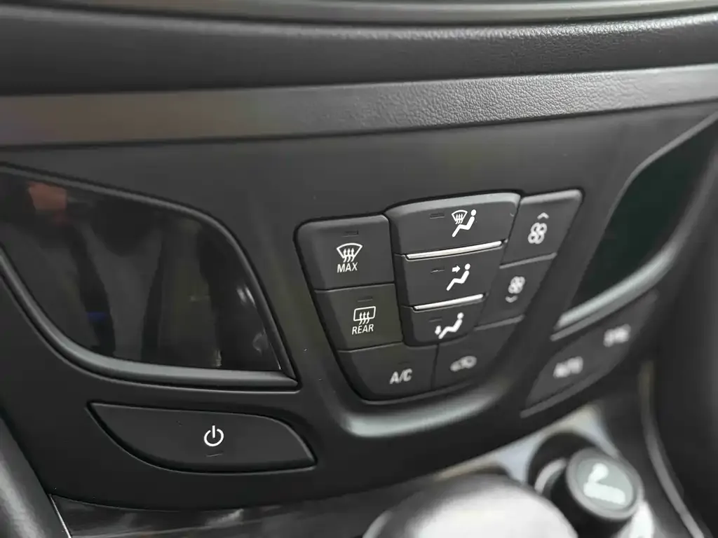 Buick Envision Plus — фото 4